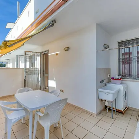 Climatizzato Con Patio Esterno Privato A 150 M Dal Mare